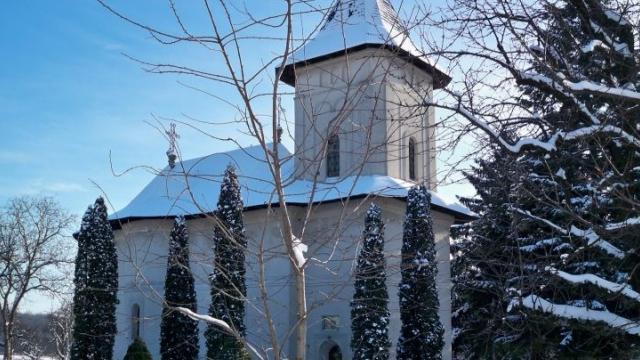 Mănăstirea „Sf. Arhangheli Mihail și Gavriil” Runc